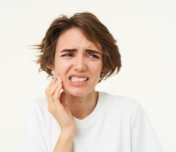 edremitte-acil-dis-agrisi-durumunda-ne-yapmalisiniz-nobetci-disci-bilgilendirmesi